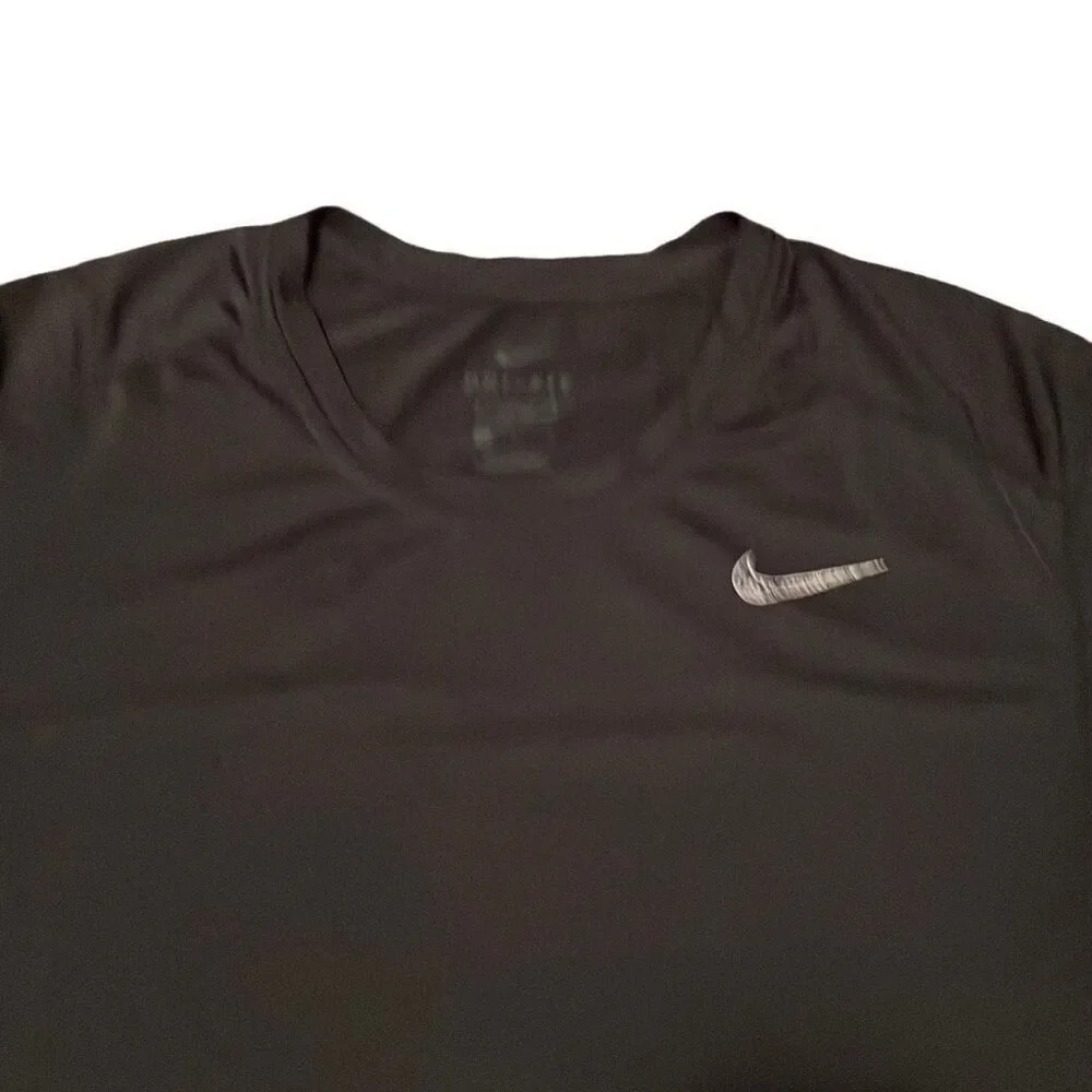 EUC Nike Black Short Sleeve Dri-Fit Fitted Short Sleeve Tee - Size Large